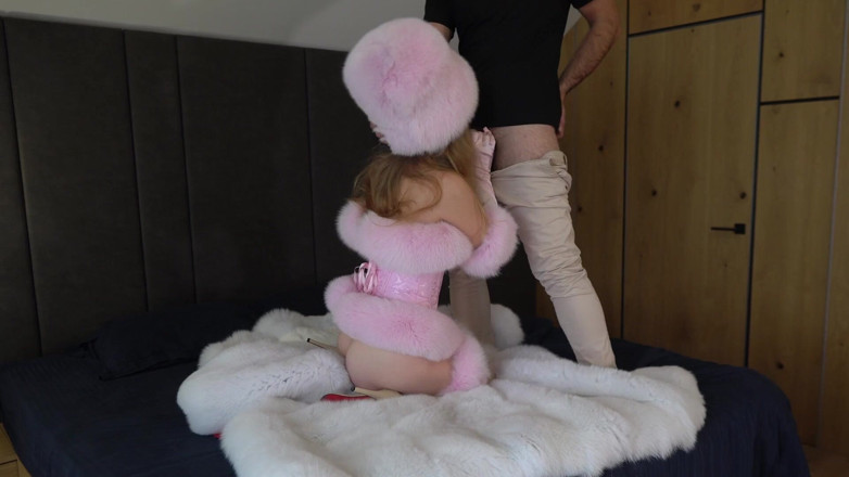 Ruda Cat: Passionerad knulla i en perfekt rosa päls underkläder! Pälsfetisch