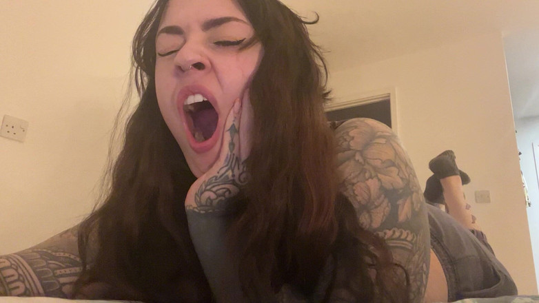 Miss Valentina: Tidak Boleh Berhenti Yawning