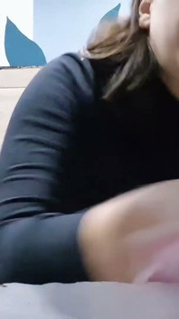 自制视频夫妇在房子里