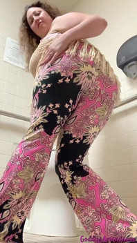 Sexy PAWG Wants You to Worship Her Body