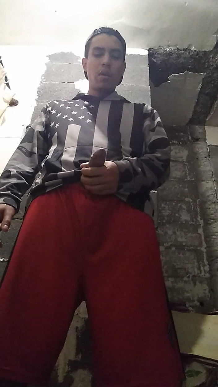 AlexAlejandro13: 我准备洗澡，但没有先拉它