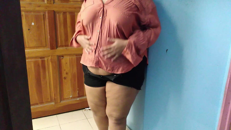 Aria Mia: 18 anos, menina da escola com bunda grande pula escola...