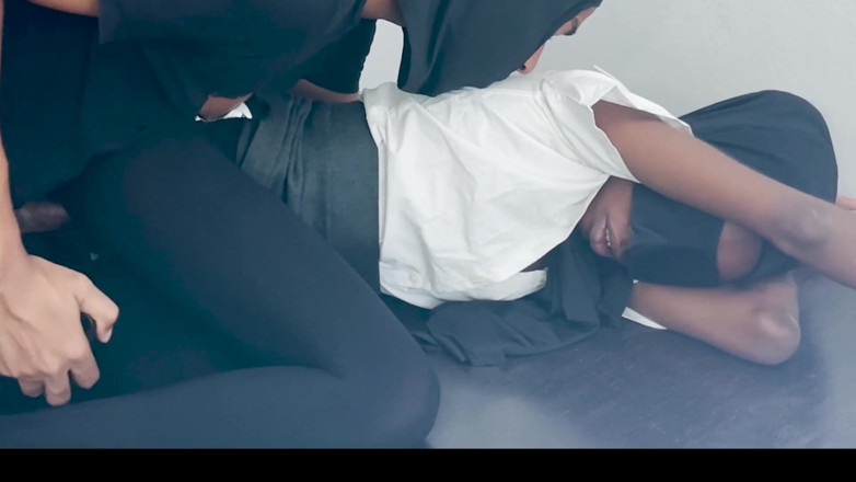 Petite Erotic Africa: 이 대물 자지를 따먹는 것과 같은 이 작은 흑누나
