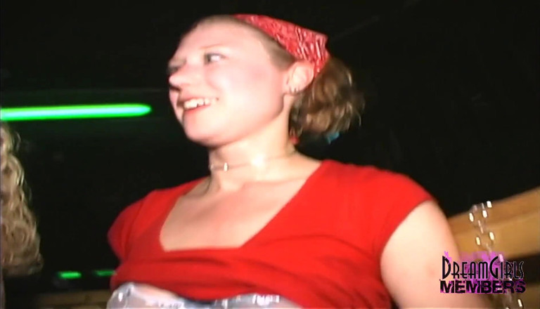 Dream Girls: Le ragazze del club scopano nel vip
