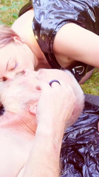 Paroháč šuká a sex s cizincem !! Sexuální manželka Arya Grander