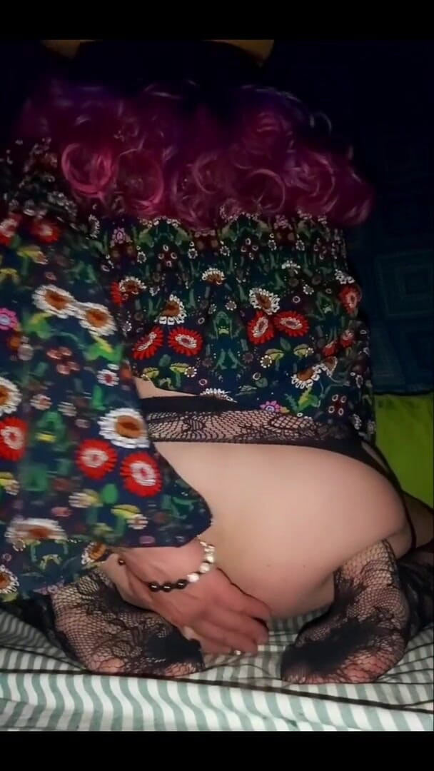 Lizzaali: Doamna mea sofisticată se joacă cu vibratorul și călărește sperma