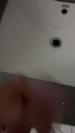 Ich wichs meinen schwanz nach einem langen tag