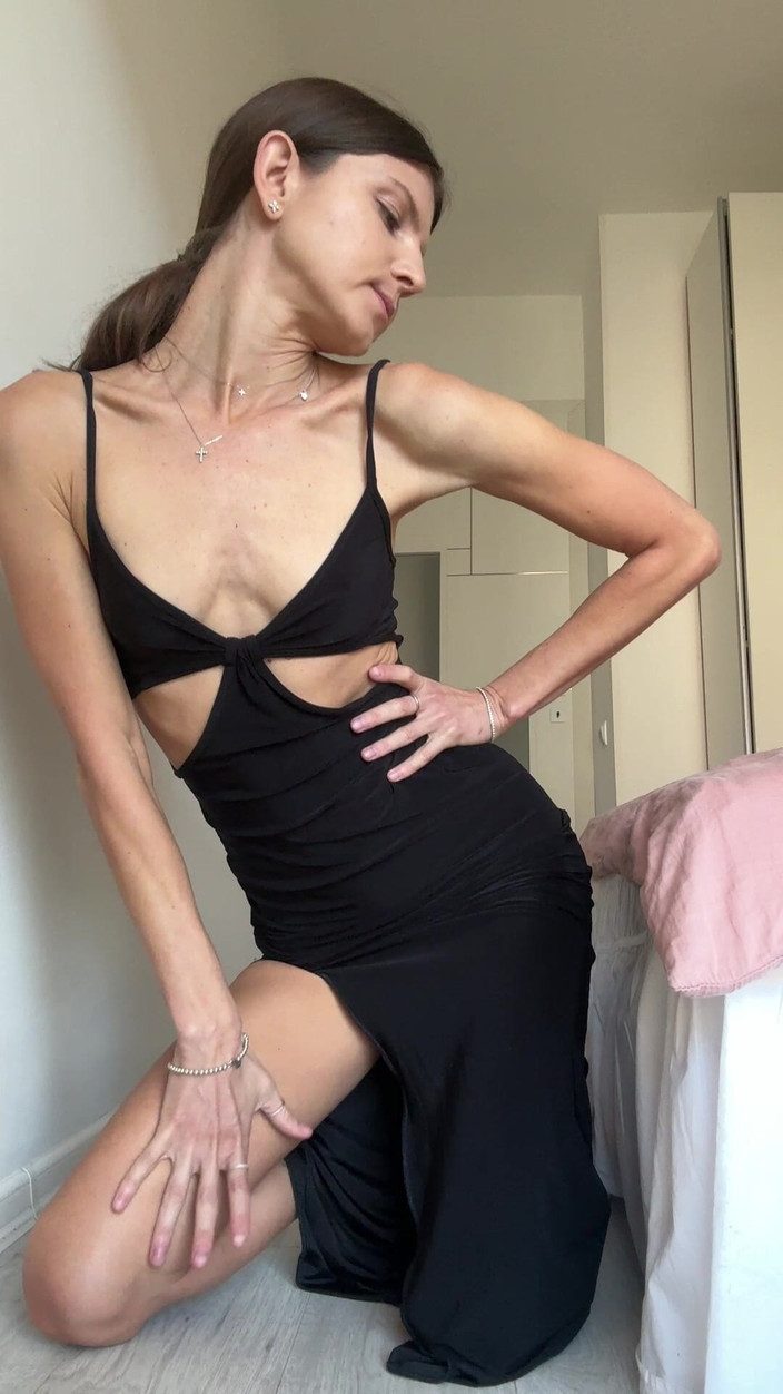 Gina Gerson: Dans solo acasă și joc cu pizdă