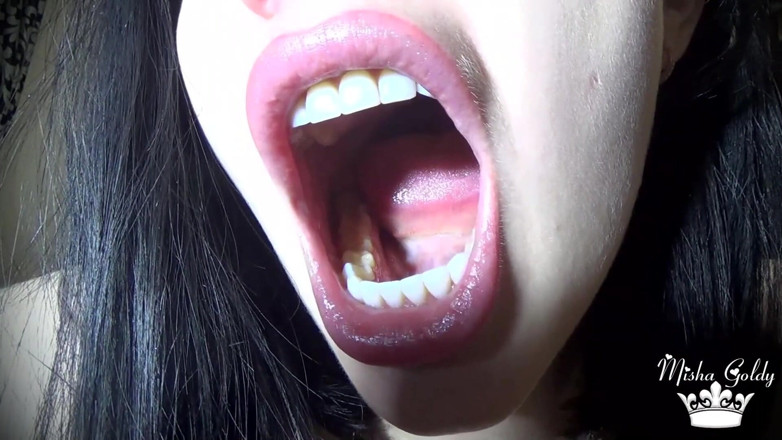 Goddess Misha Goldy: Big yawns and my sexy mouth
