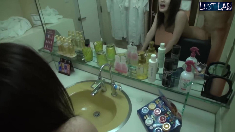 Lust lab: 二つの美しい女性が震えている。激しいリズムが彼らを限界まで駆り立てる - パート2