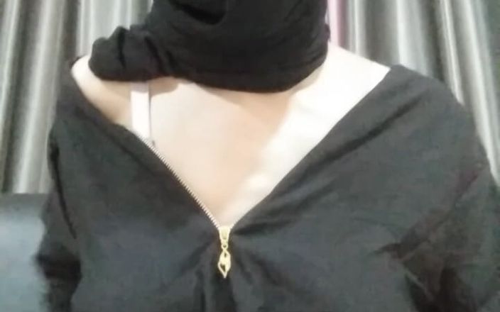Malaysian Hijab Trans: 头巾射精