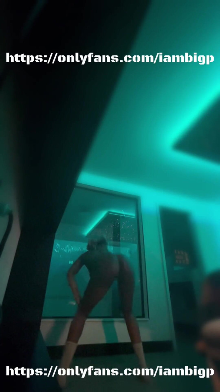 Big P Hef: Cewek ini suka banget twerking sebelum dientot