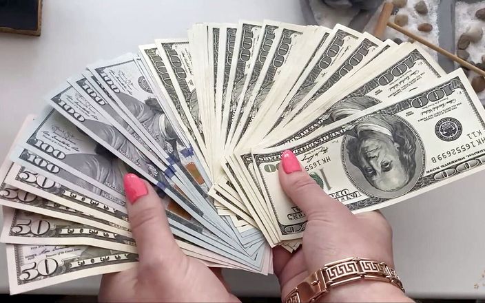 Goddess Misha Goldy: ASMR šukání dolarových bankovek v mých krásných pěstěných rukou a ponížení!