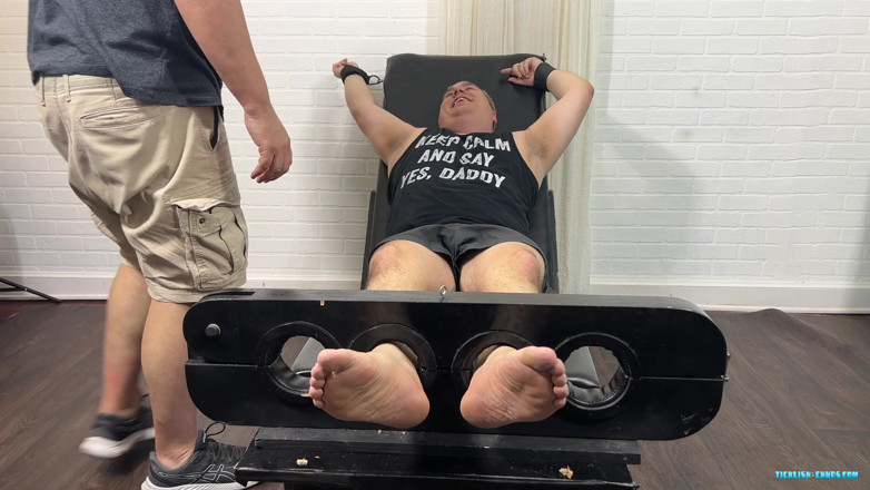 Ticklish Chubs: Achilles se pomstí Mattovi