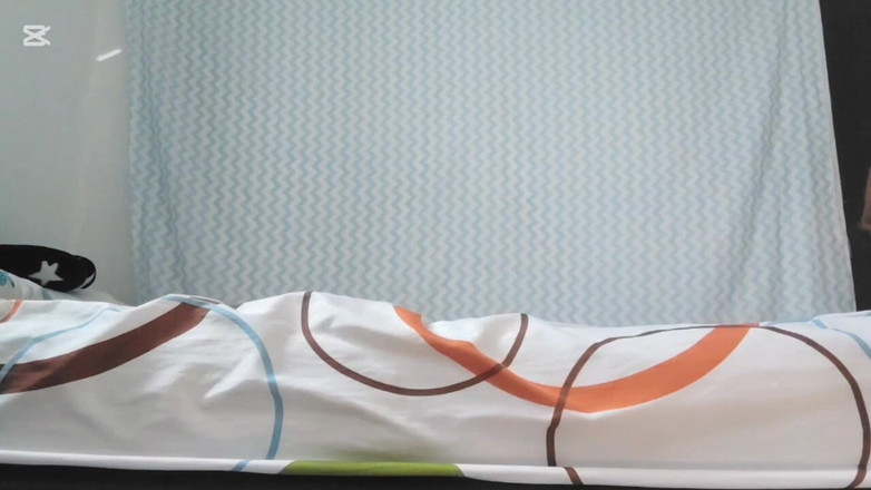 Valkyrieandluigy: Cewek semok ini lagi asik nyepong kontol sampai tenggorokan dan...