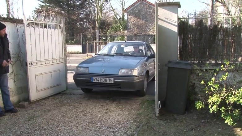 Nude in France: Geiler perverser wichst zu älterer frau in der dusche