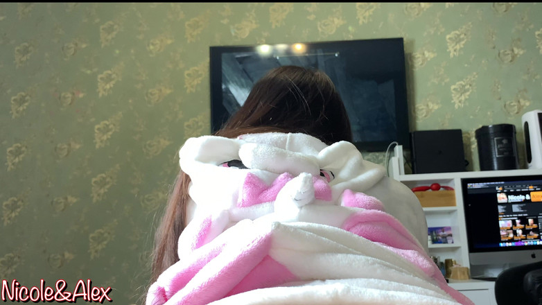 NicoleAndAlex: Abang tiri tidak membenarkan saya bermain konsol permainan. Kongkekkan saya