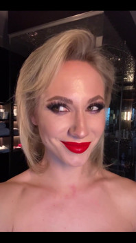 Heavy, Seductive Makeup or Casual Beauty?try Not to Blink, You Might Miss Something