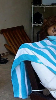 Lexi Bloom seksi üniversiteli kız bağlı ve havuz kenarında sikiliyor ve yüzüne boşaltıyor