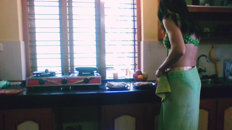 Bolly Karma: สาวขี้อายอยากลองหนังโป๊