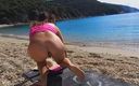 Fap flix: Heiße behaarte MILF macht nacktes yoga mit buttplug im arschloch...