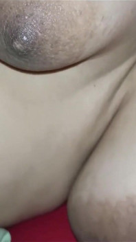 [karmico][matin] Mon mari me caresse les seins