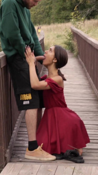 Je me fais baiser par tous les amis de mon demi-frère, il ne doit pas leur faire confiance