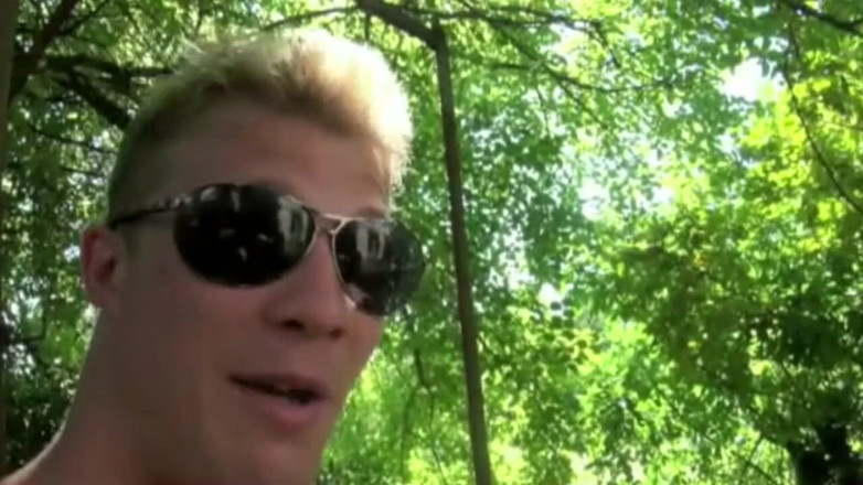 Gaybareback: Baisée par 2 bites XXL à Exhib Foresta