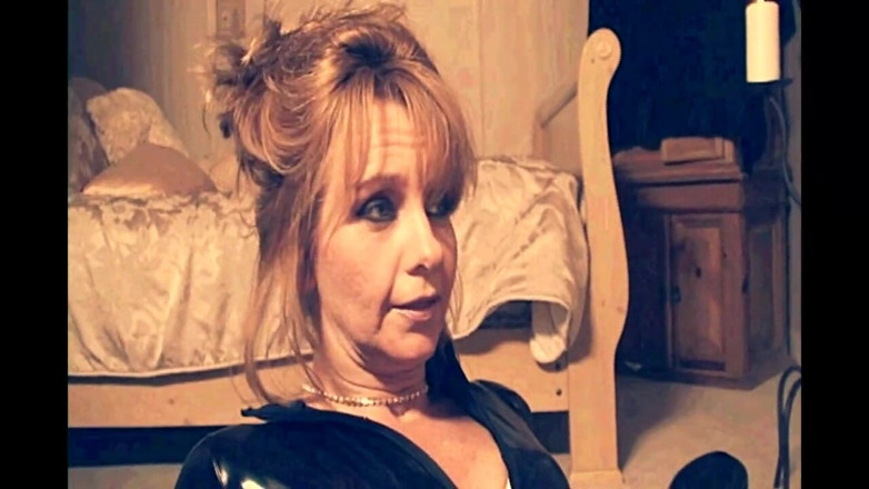 My Dirty Family: Strapon Orgasms for a Lesbian Looking for Strong Emotions
