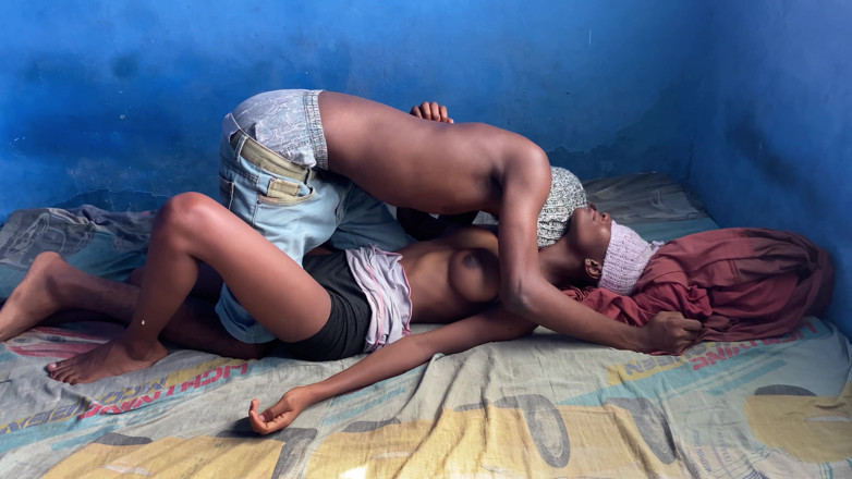 Savage Innocent69: मेरी सौतेली बहन मुझसे मिलने जाती है और यह पूरा वीडियो होता है
