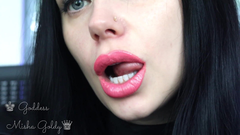 Goddess Misha Goldy: Кончи на мое большое розовое соблазнение и большой дым кальяна!