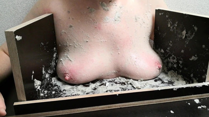 Bouncy Tits Action: Voskovací stroj na kozy 3