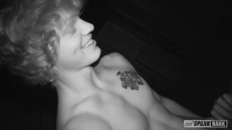 Raunchy Bastards: Sexy nedbalá trojka ve tmě s tátou bez kondomu