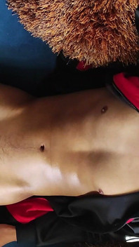 ストレートの男性がゲイの男性から初めてフェラチオを受ける