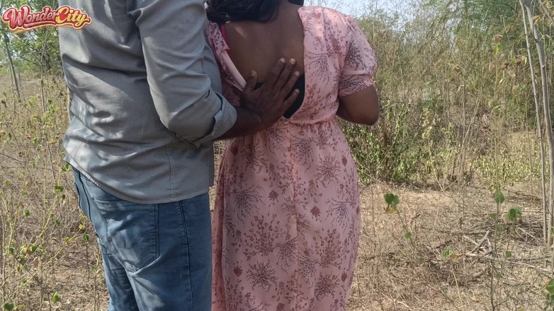 Pushpa studio: Horká mléčná prsa ve venkovní džungli