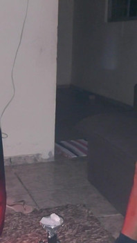 Chica después de la fiesta, seduce a un amigo hasta hacer todo lo que quiere con su gran polla