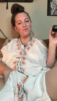 La milf fetish del fumo si masturba