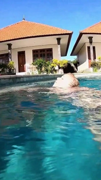 Entrenamiento con aliento en la piscina