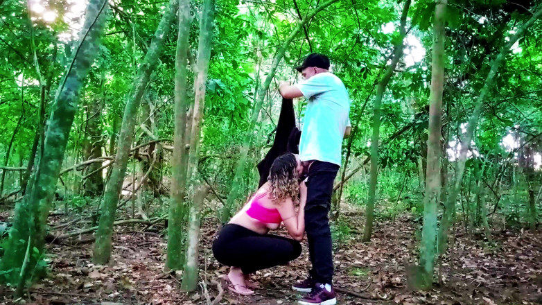 Gabi SweetCouplesStories: Bertemu dengannya di jalan dan membawanya ke hutan, Gadis desa...