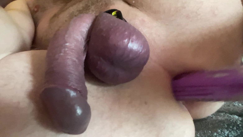 Nlporn: Erekční Kroužek A Xxl Dildo V Mokrém Hladkém Zadku