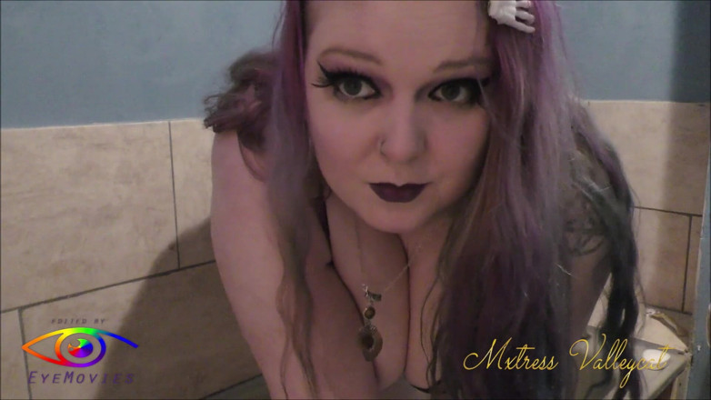 Mxtress Valleycat: Powdered meringue from my feet