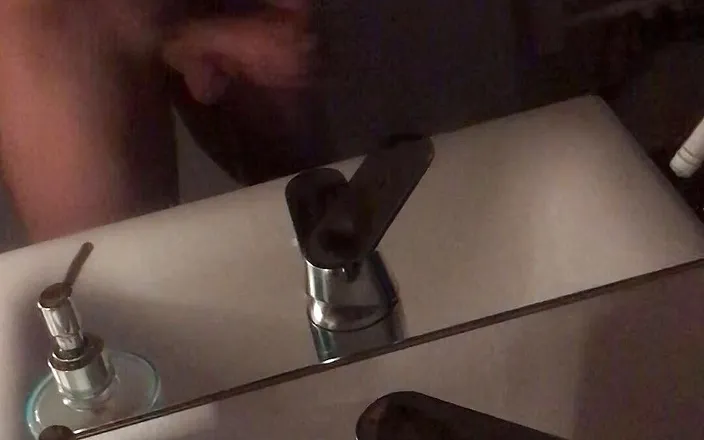 Horny nice guy: I am so horny, suck my huge cock