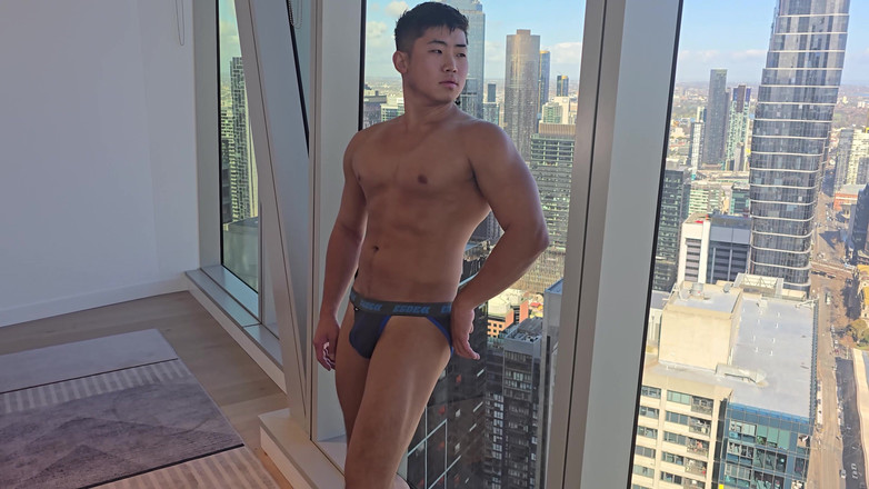 Sensual Rubs: कसरत और शॉवर टीज़र