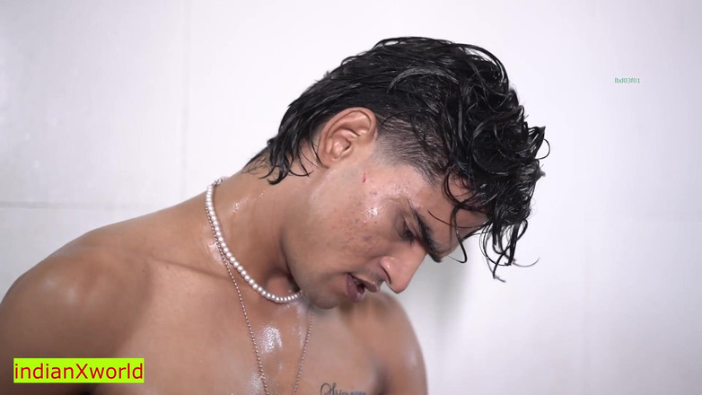 Indian Xshot: Pula mare dansează pentru că i-a împins vaginul umed! Sex incitant...