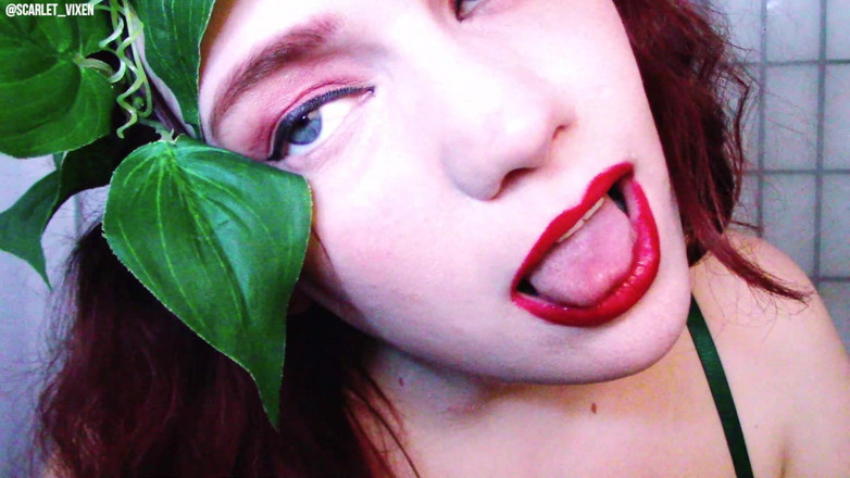 Scarlet Vixen: La boca adictiva de Lady Ivy