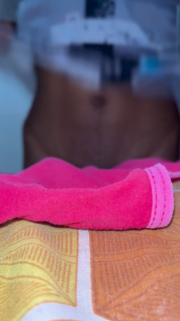 Cumlover35804: Červená čichání mé přítelkyně Shreya a výstřik na kalhotky