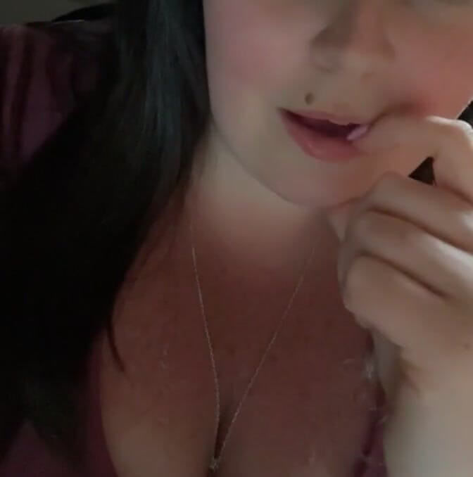 KiinkyGiirl: Můžete použít lízátko nebo něco sát právě teď nějaké nápady?