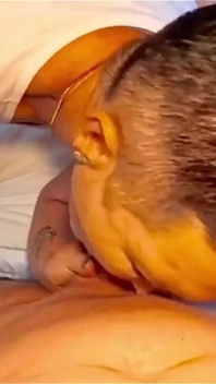 Saftiger blowjob und langes hartes anal in verschiedenen posen und lutschen mit vollem sperma im mund
