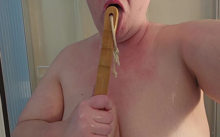 Virgie Blanca: 湿 n 野生 bbw 高潮使用擦洗刷
