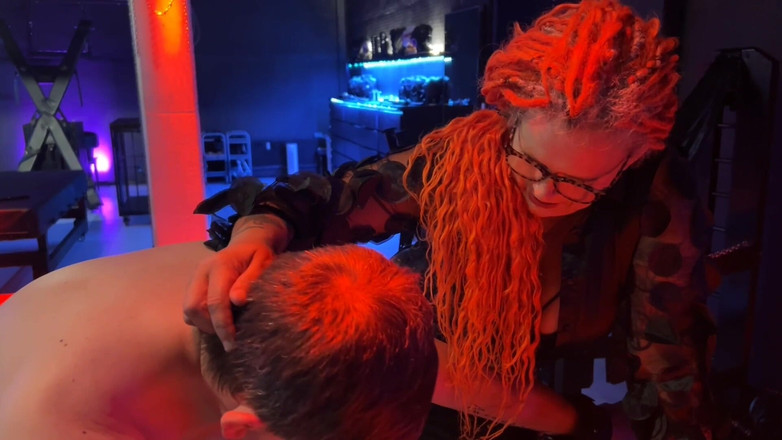 Domina Dark: Ele nunca tentou remar